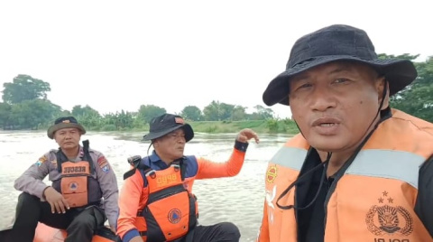 Tim SAR Masih Melakukan Pencarian Korban Terseret Arus Sungai Bengawan Solo di Kanor