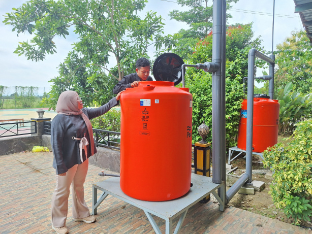 Terobosan Baru, Unigoro Ciptakan Kolam Instalasi Pemanenan Air Hujan